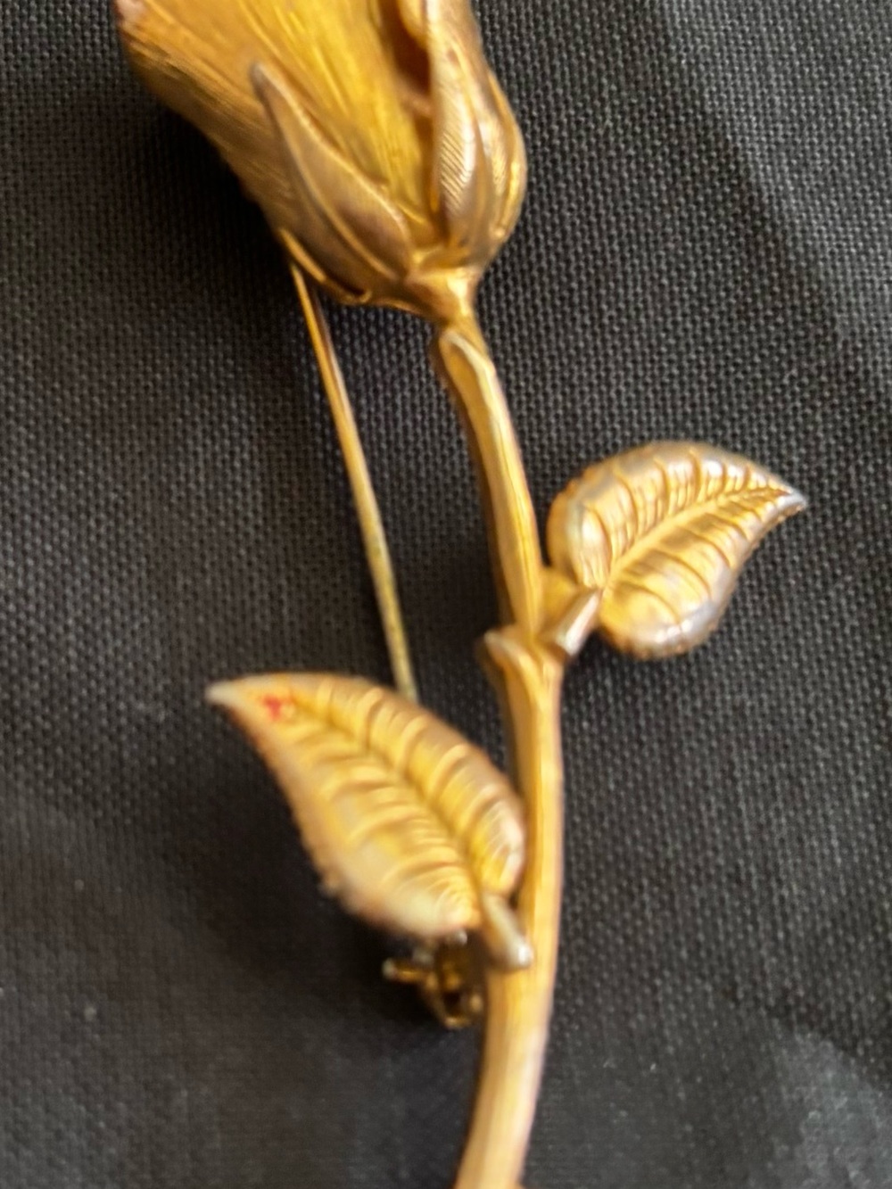 Vintage Gold-Tone Rose Brooch Pin - Elegant Floral Accent